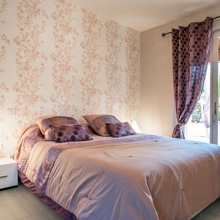 Domaine Les Cigales Bed & Breakfast Муан-Сарту Екстериор снимка