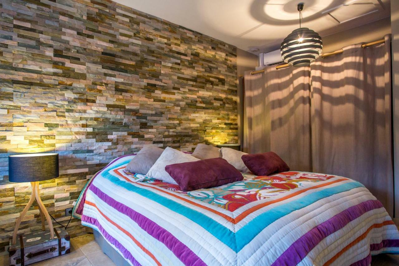 Domaine Les Cigales Bed & Breakfast Муан-Сарту Екстериор снимка